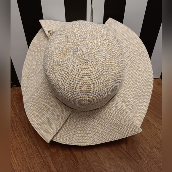 Betmar pleated straw hat - Picture 7 of 9